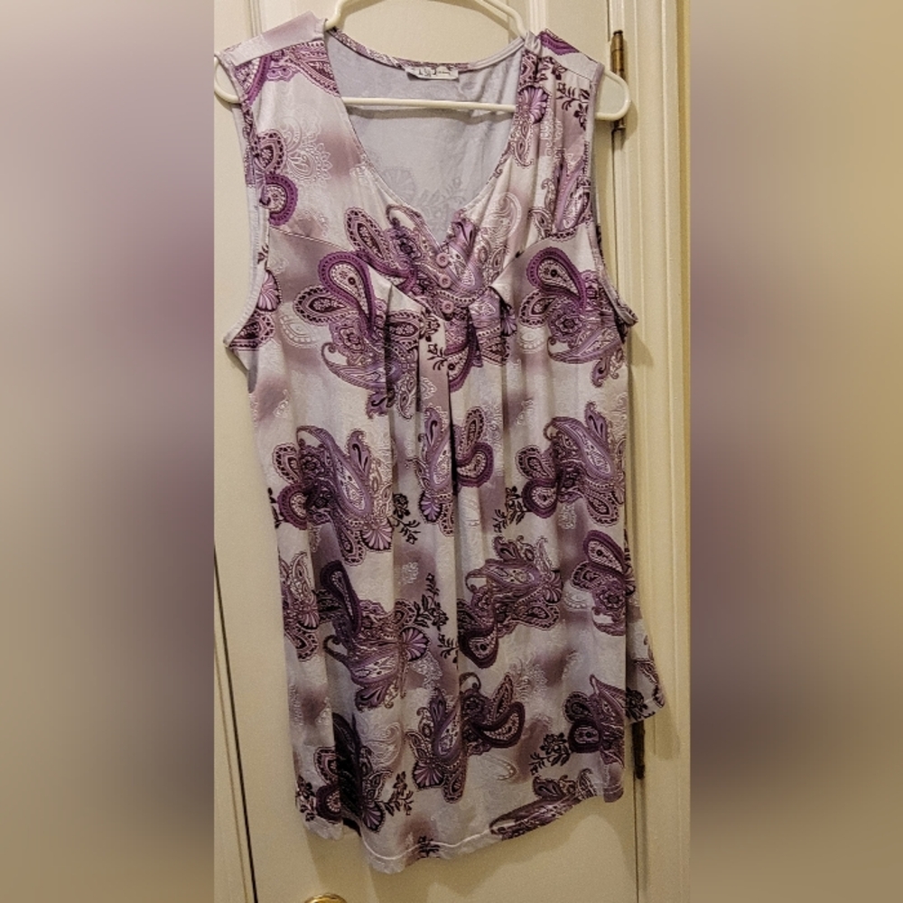 MESSIC, Women's XXL Purplish/Pinkish Paisley Tank Top. Pre-loved, super soft.